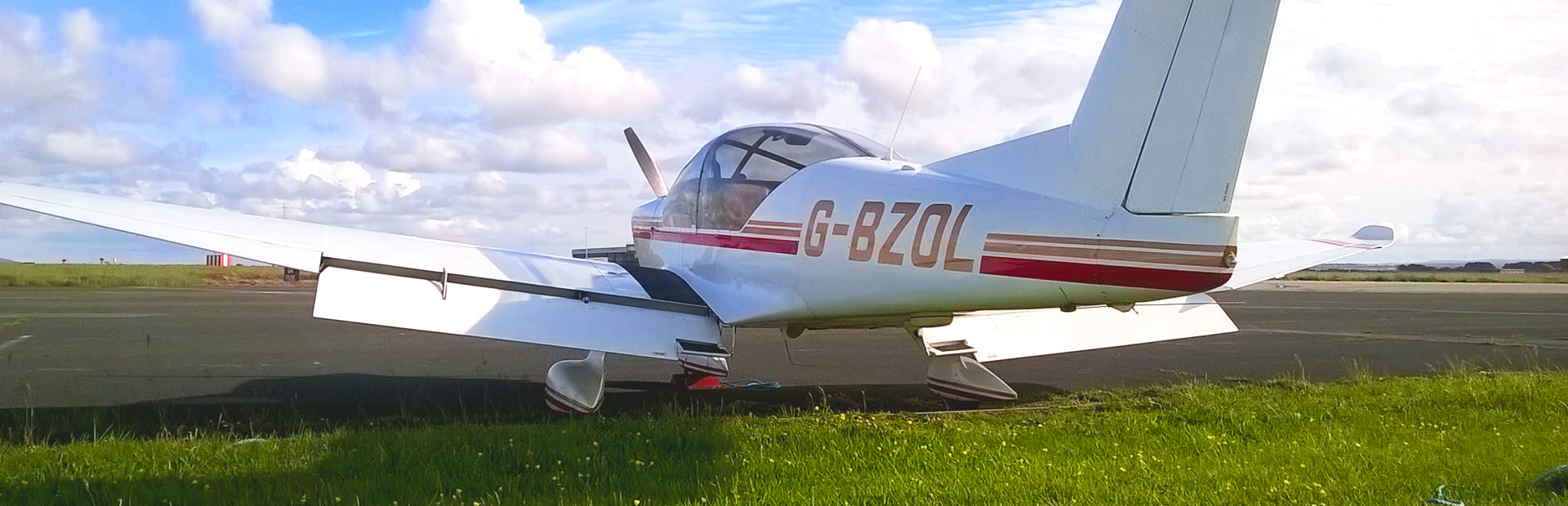 G-BZOL, Robin R3000 at Flynqy Pilot Training